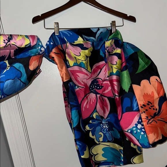 Kelsi’s- Floral Off-Shoulder dress- size medium - Picture 2 of 5